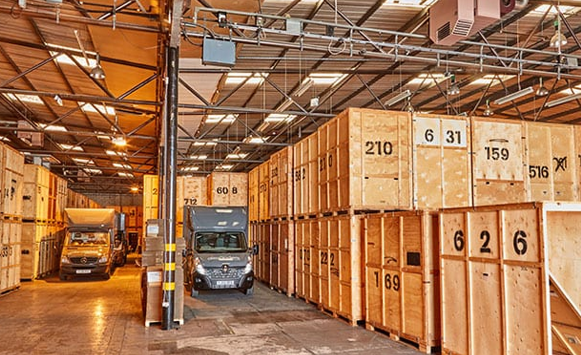 Xe container tại kho của OFC
